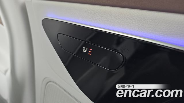 Mercedes-Benz EQE 2023 — photo 19