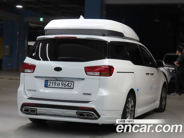 Kia Canival 2017 — photo 2