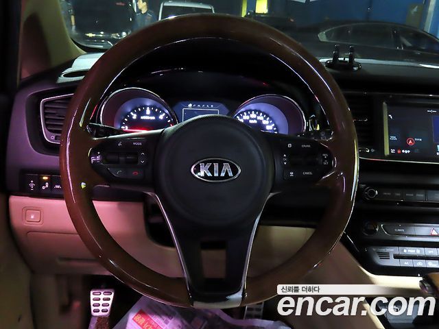Kia Canival 2017 — photo 14