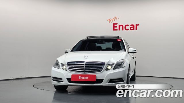 Mercedes-Benz E-Class 2013 — photo 3