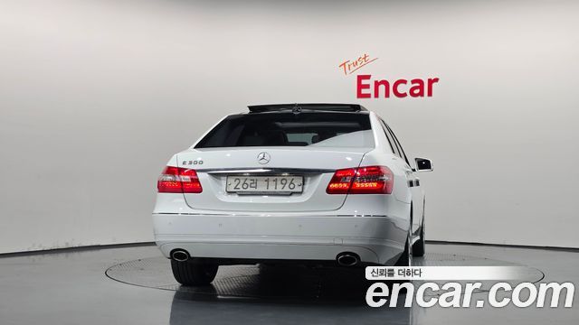 Mercedes-Benz E-Class 2013 — photo 4