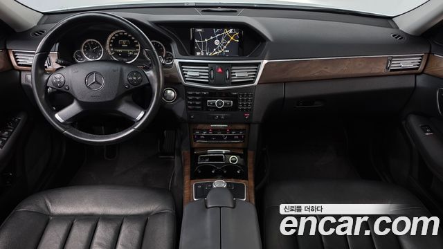 Mercedes-Benz E-Class 2013 — photo 7