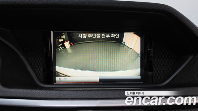 Mercedes-Benz E-Class 2013 — photo 15