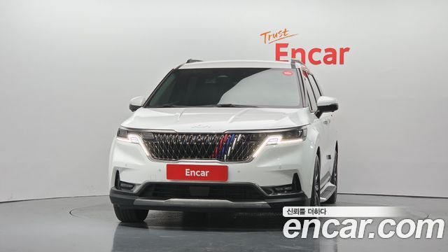 Kia Canival 2023 — photo 3