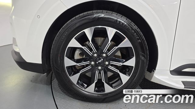 Kia Canival 2023 — photo 5