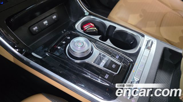 Kia Canival 2023 — photo 12