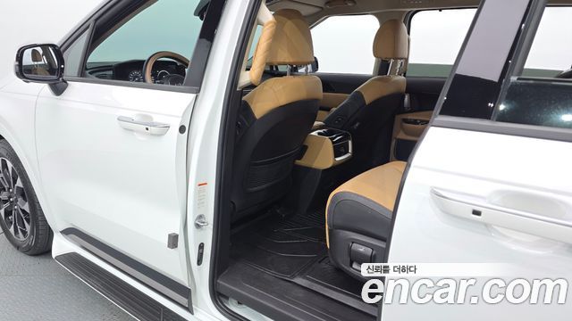 Kia Canival 2023 — photo 18