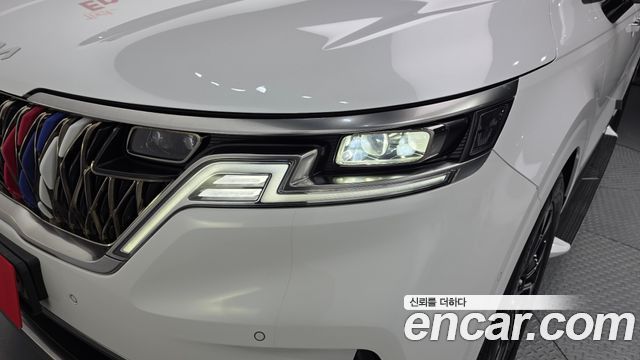 Kia Canival 2023 — photo 8