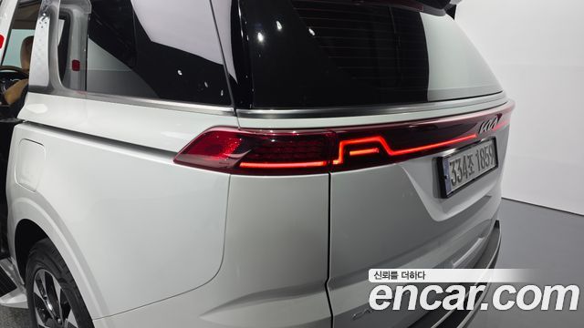 Kia Canival 2023 — photo 9