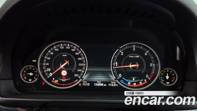 BMW 5-Series 2016 — photo 8