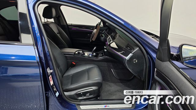 BMW 5-Series 2016 — photo 11