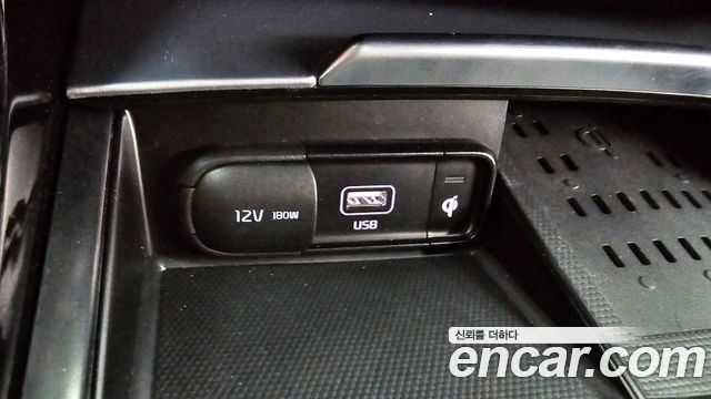 Kia Stinger 2022 — photo 35