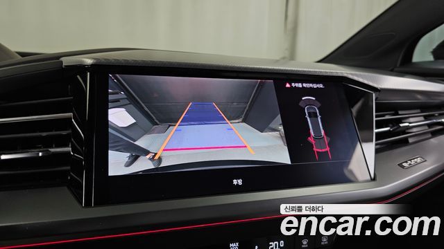 Audi Q4 e-tron 2023 — photo 15
