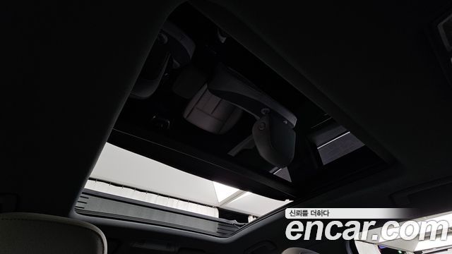 Audi Q4 e-tron 2023 — photo 17