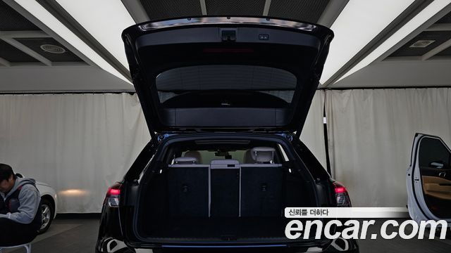 Audi Q4 e-tron 2023 — photo 20