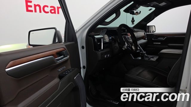 GMC Sierra 2023 — photo 13