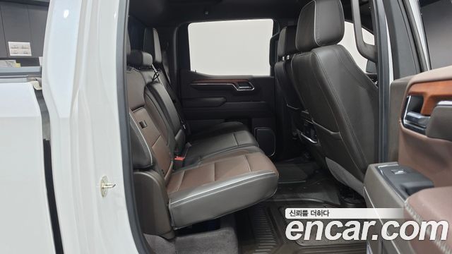 GMC Sierra 2023 — photo 17