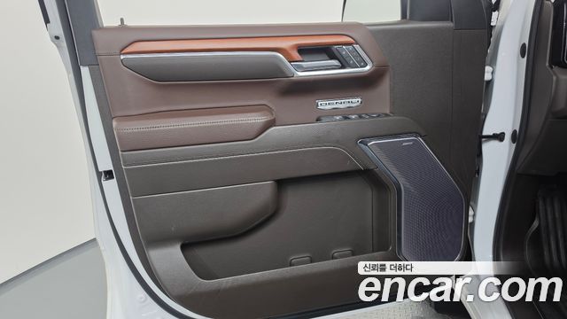 GMC Sierra 2023 — photo 14