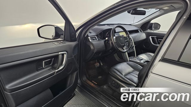 Land Rover Discovery Sport 2016 — photo 10