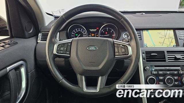 Land Rover Discovery Sport 2016 — photo 14