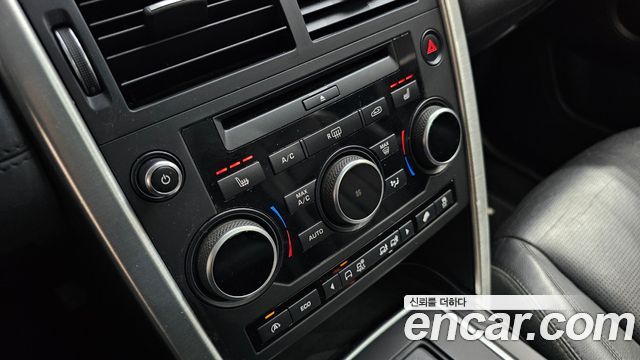 Land Rover Discovery Sport 2016 — photo 16