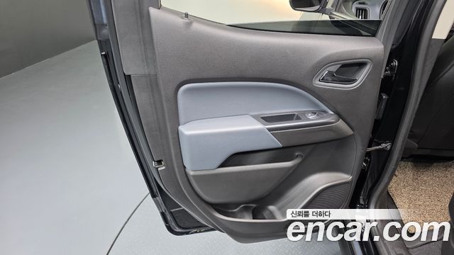 Chevrolet Korea Colorado 2021 — photo 15