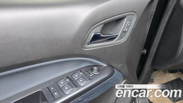 Chevrolet Korea Colorado 2021 — photo 27