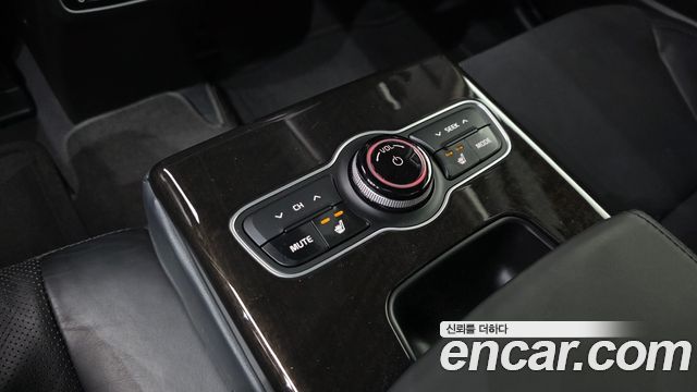 Kia K7 2013 — photo 18