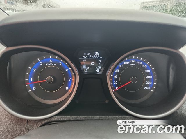 Hyundai AVANTE 2011 — photo 10