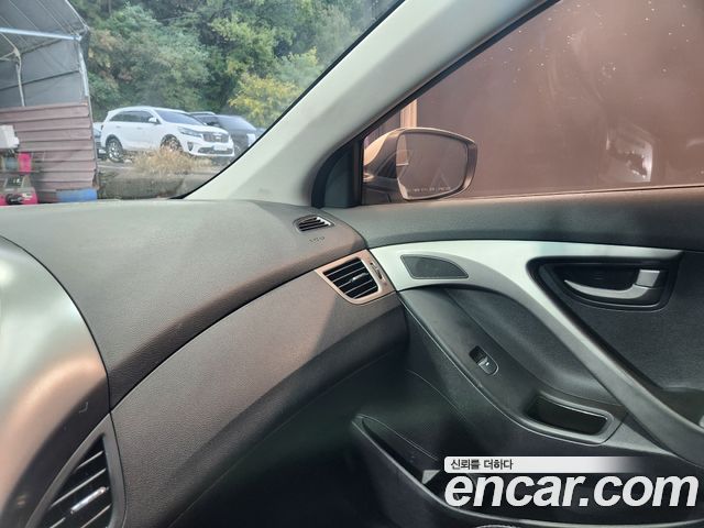 Hyundai AVANTE 2011 — photo 12