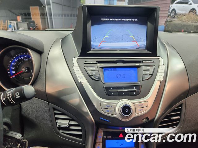 Hyundai AVANTE 2011 — photo 15