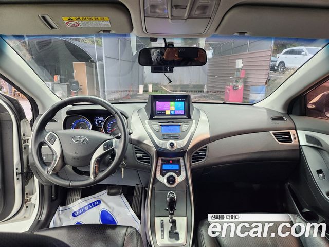 Hyundai AVANTE 2011 — photo 16