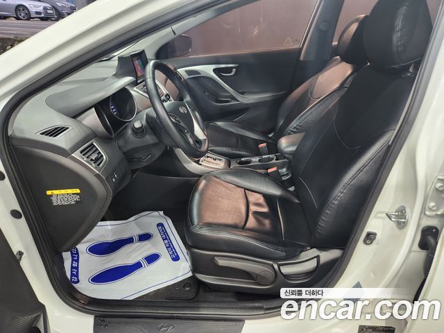 Hyundai AVANTE 2011 — photo 17