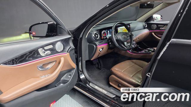 Mercedes-Benz E-Class 2018 — photo 13