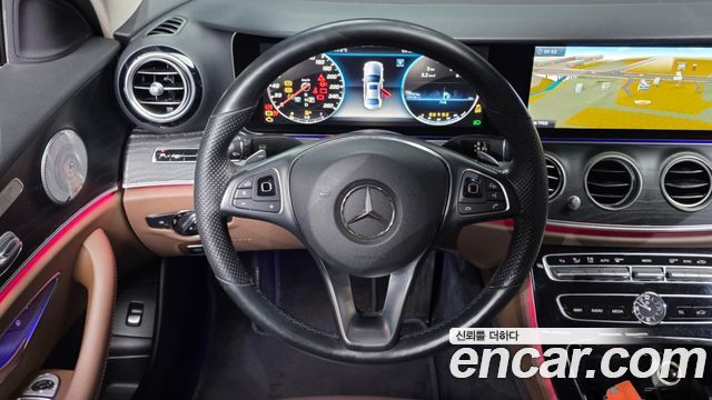 Mercedes-Benz E-Class 2018 — photo 19