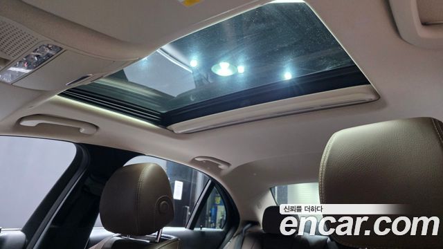 Mercedes-Benz E-Class 2018 — photo 24