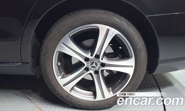 Mercedes-Benz E-Class 2018 — photo 7