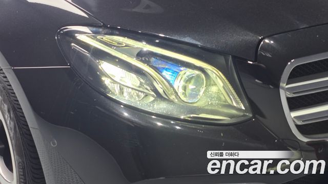 Mercedes-Benz E-Class 2018 — photo 8