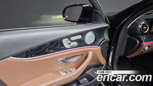 Mercedes-Benz E-Class 2018 — photo 27