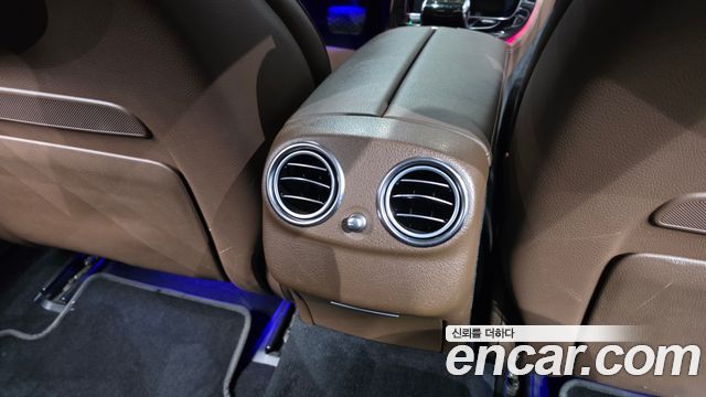 Mercedes-Benz E-Class 2018 — photo 35