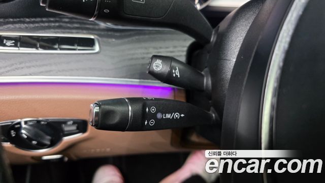 Mercedes-Benz E-Class 2018 — photo 37