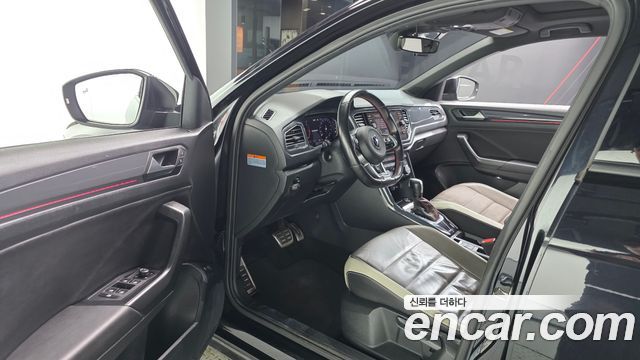 Volkswagen T-Roc 2021 — photo 10