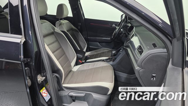 Volkswagen T-Roc 2021 — photo 11