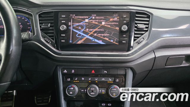 Volkswagen T-Roc 2021 — photo 14