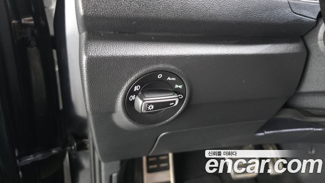 Volkswagen T-Roc 2021 — photo 17