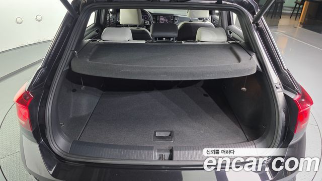 Volkswagen T-Roc 2021 — photo 20