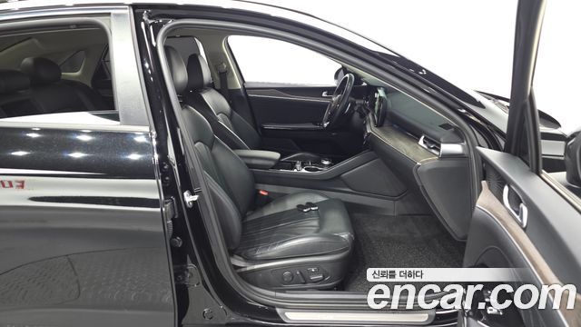 Kia K5 2022 — photo 16