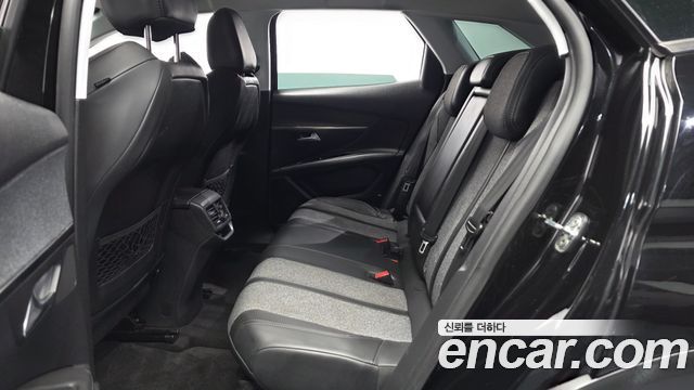 Peugeot 3008 2018 — photo 16
