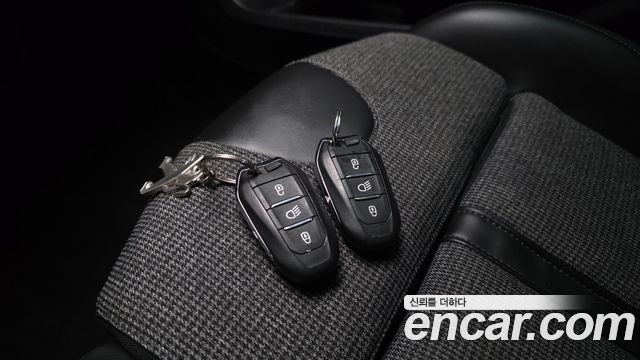 Peugeot 3008 2018 — photo 31
