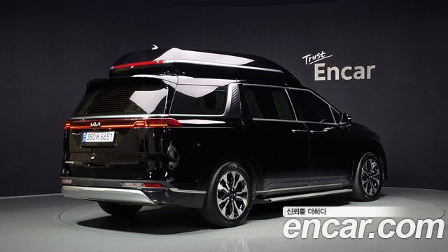 Kia Canival 2022 — photo 2